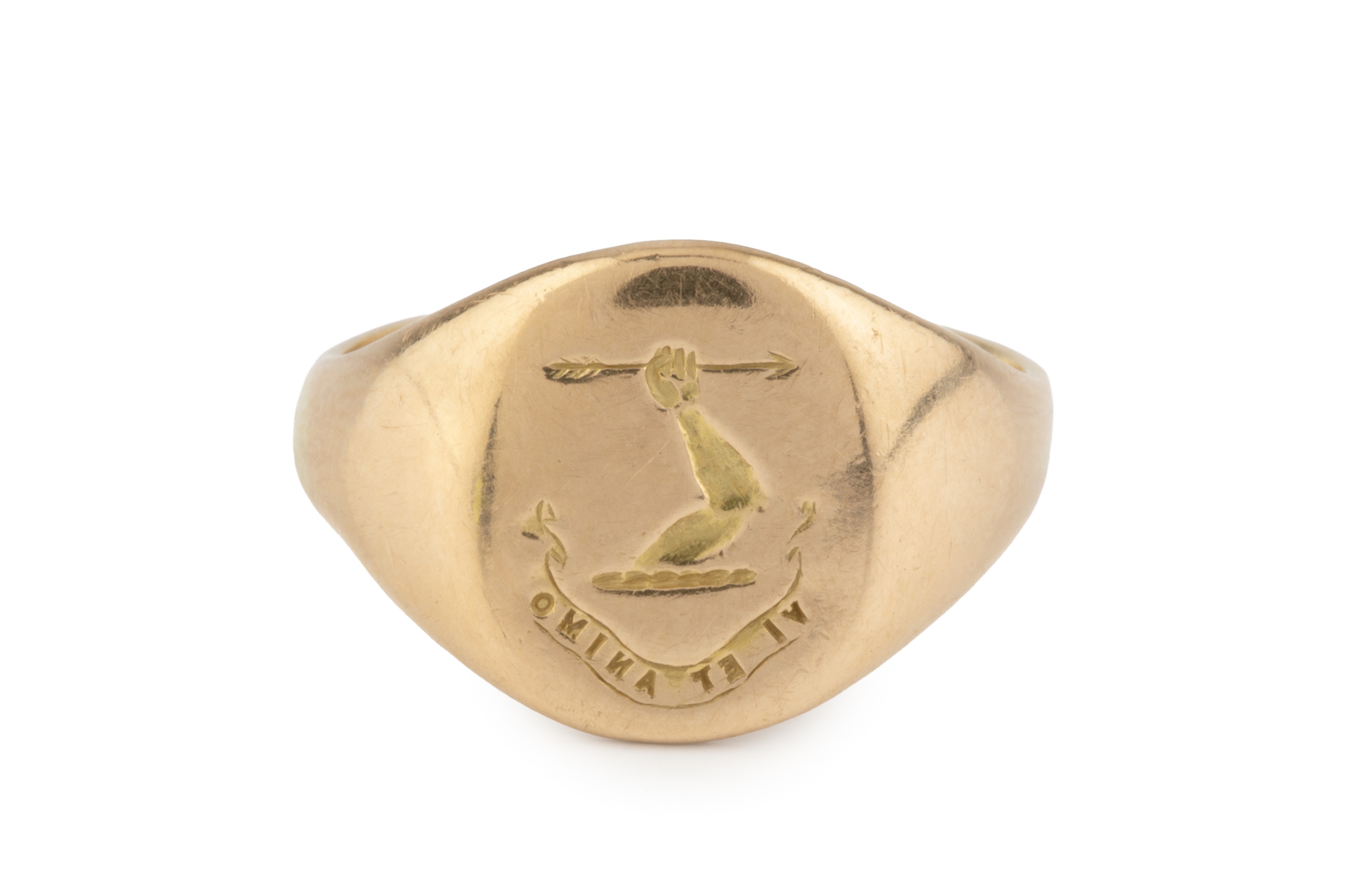 Lot 5 - A signet ring, the oval panel with crest